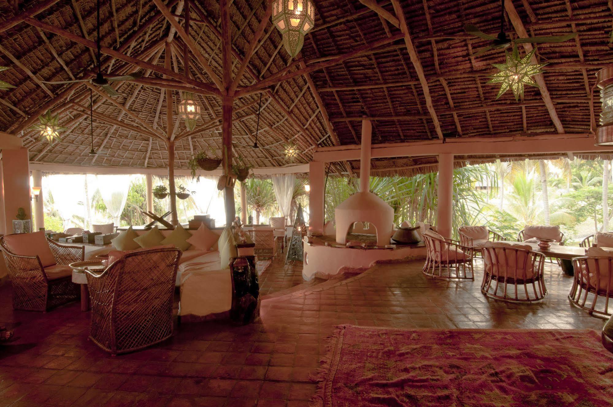 Kinasi Lodge Utende Exterior foto